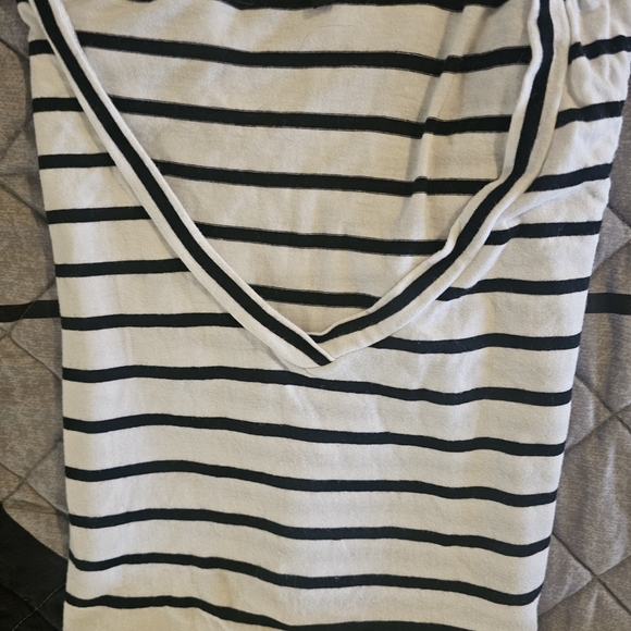 Elite Collection Women's Black and White Striped Tee - Picture 2 of 4